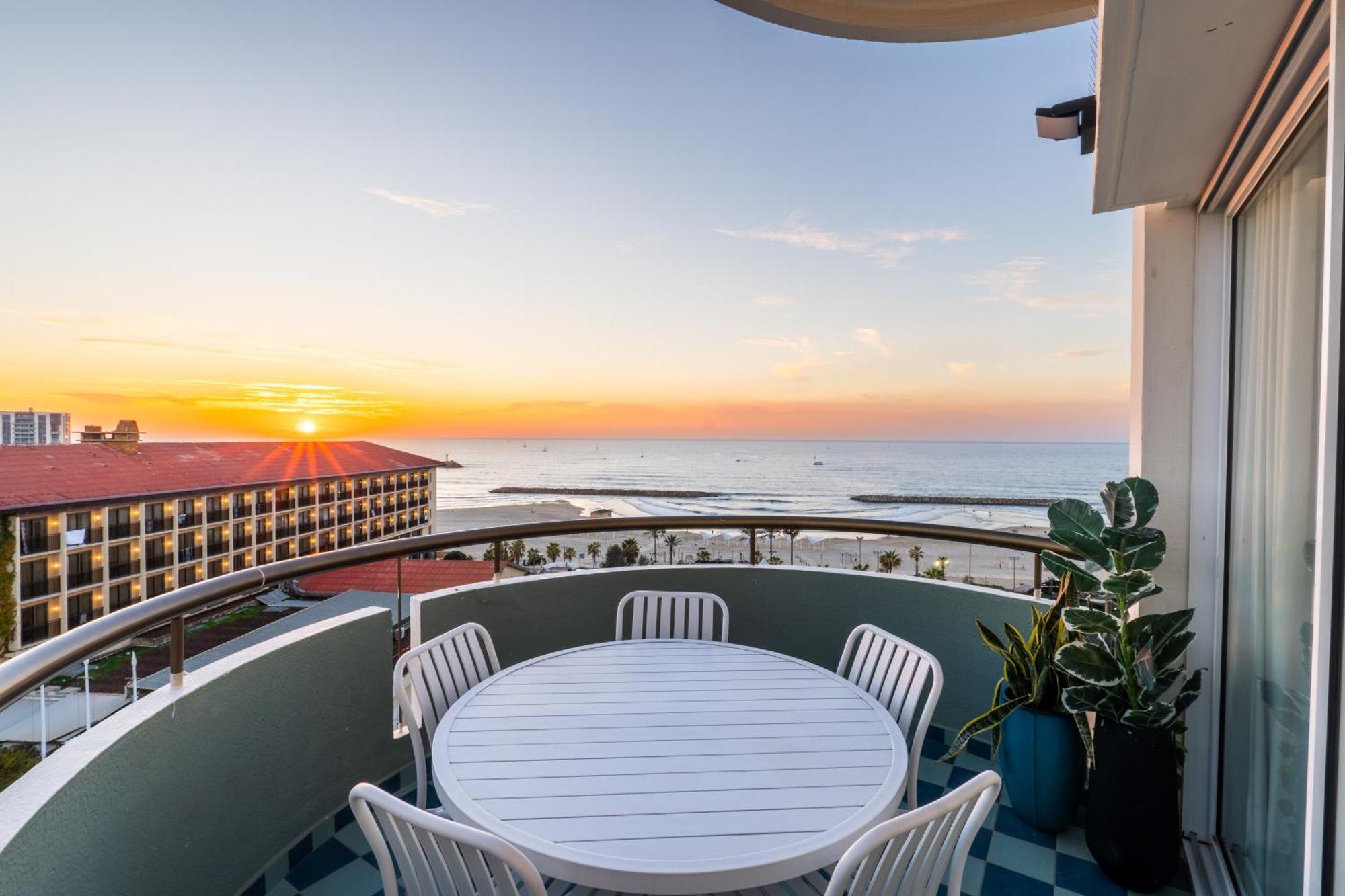 Sunsets Paradise 2Br With Parking By Beachfront Stay Herzelia Екстериор снимка