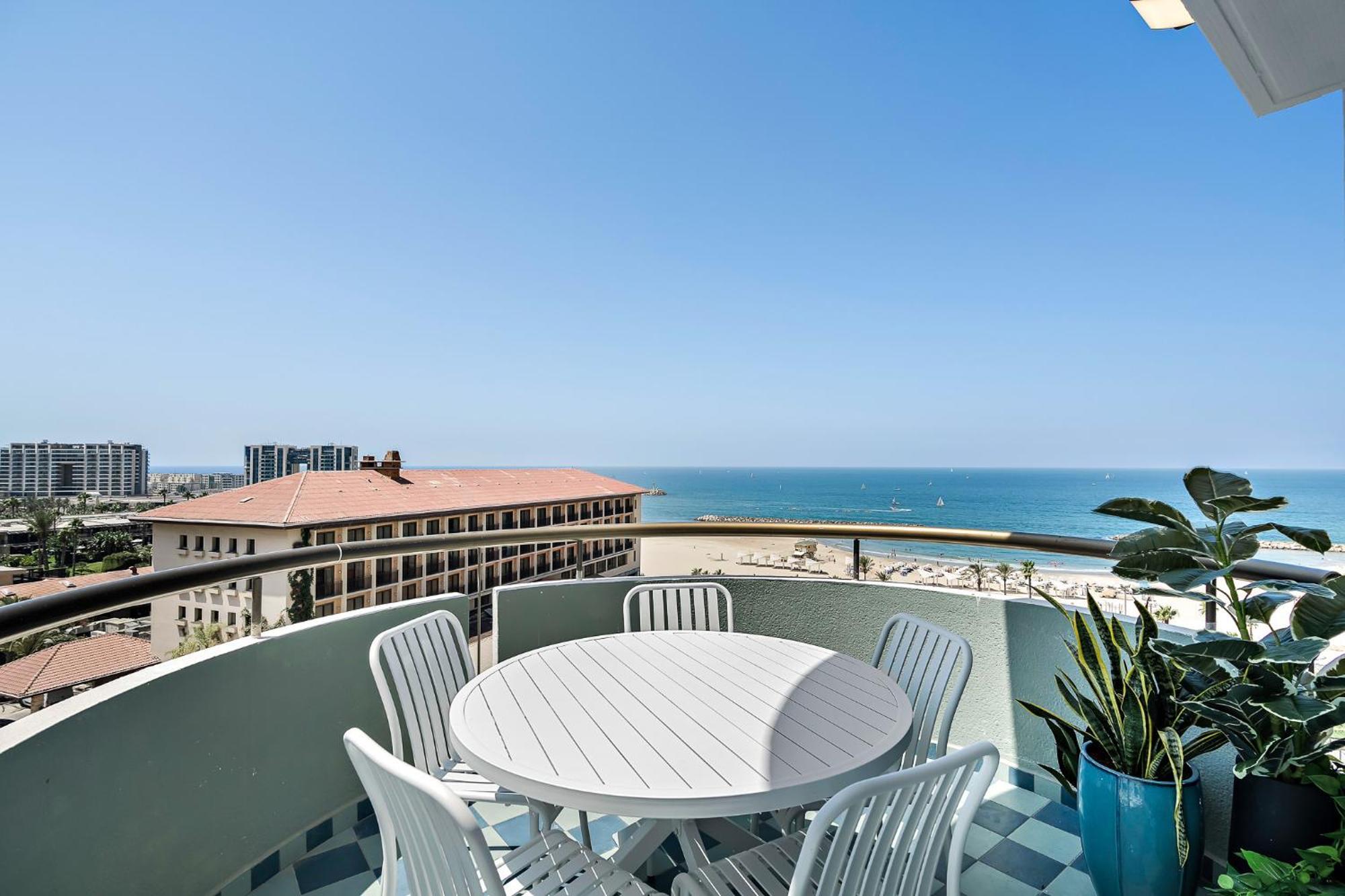 Sunsets Paradise 2Br With Parking By Beachfront Stay Herzelia Екстериор снимка