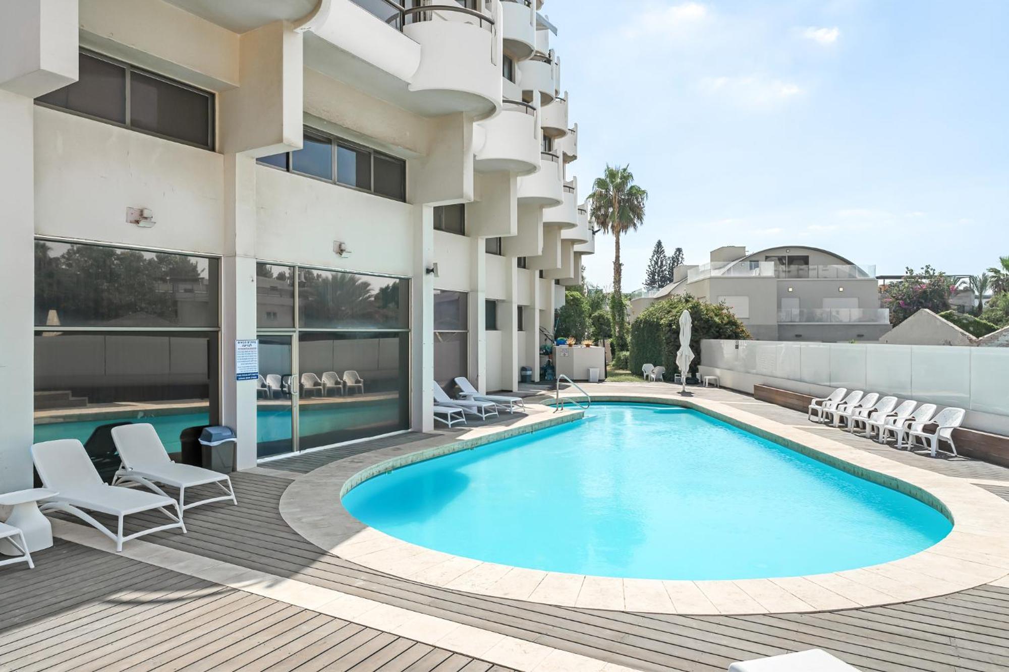 Sunsets Paradise 2Br With Parking By Beachfront Stay Herzelia Екстериор снимка